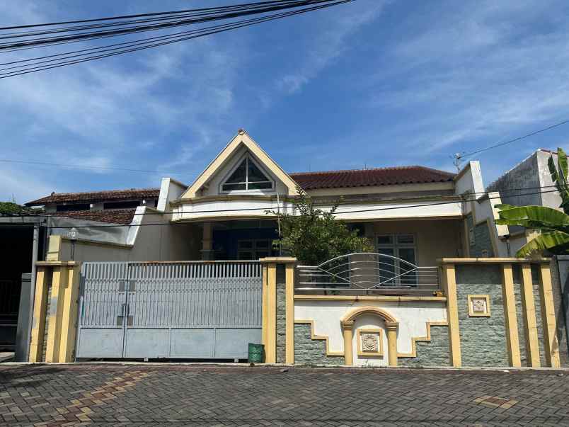 rumah tengah kota siap huni jalan supriyadi semarang