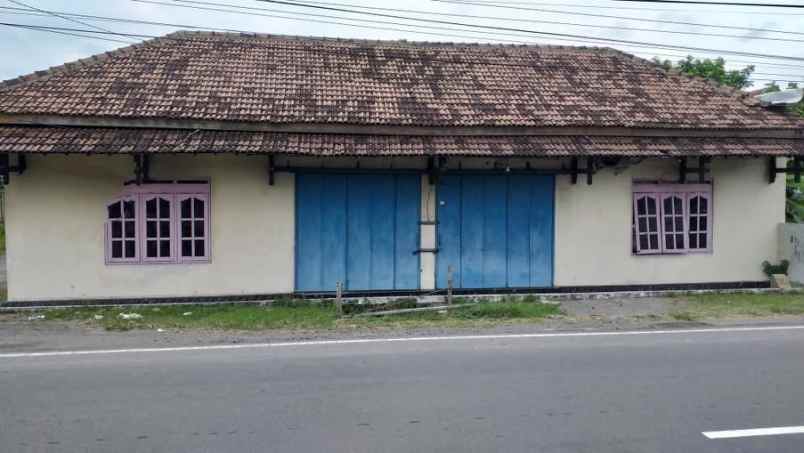 rumah tepi jl raya solo sragen