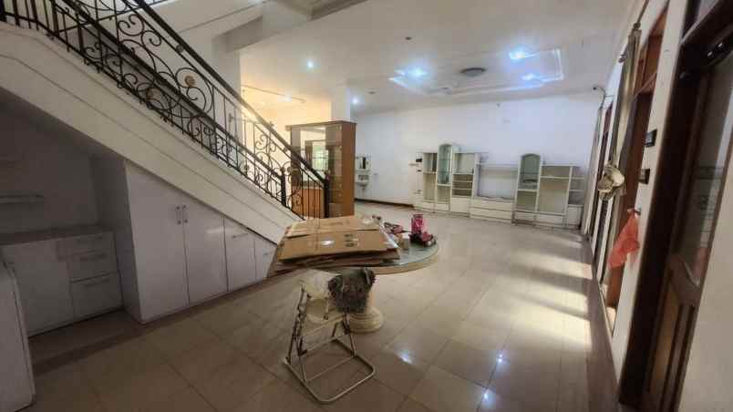 sewa rumah pakuwon city strategis
