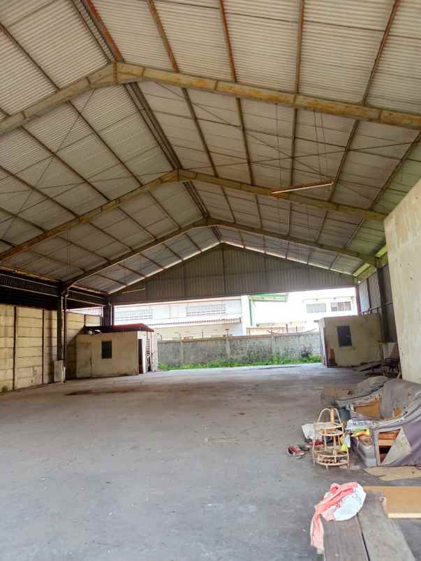 tanah dan bangunan raya jenggolo sidoarjo