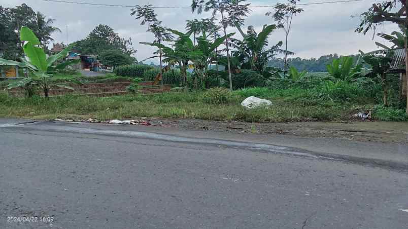 tanah datar tepi jl raya ngargoyoso kemuning