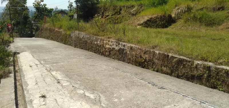 tanah karangpandan karanganyar