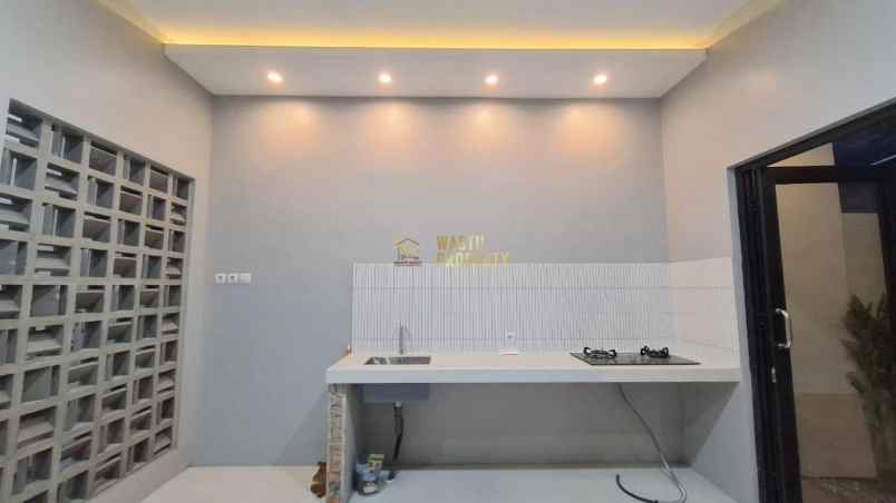 1 unit rumah keren 7 menit ke kampus upn jogja