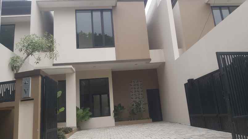 cipayung rumah mewah nyaman keluarga aman bebas banjir