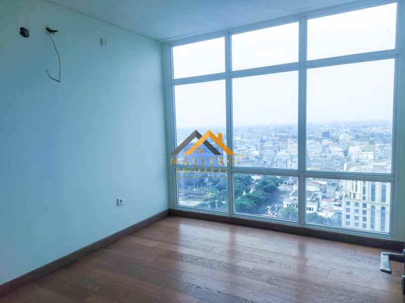 dijual apartemen the reiz condo jalan