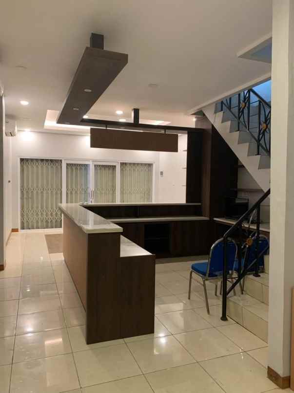 dijual disewa ruko 2 5lantai di harapan indah