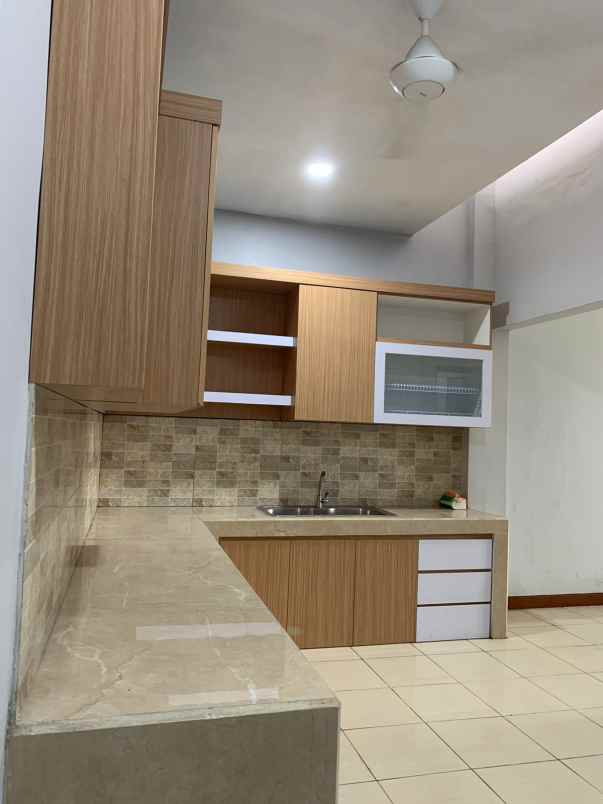 dijual disewa ruko 2 5lantai di harapan indah