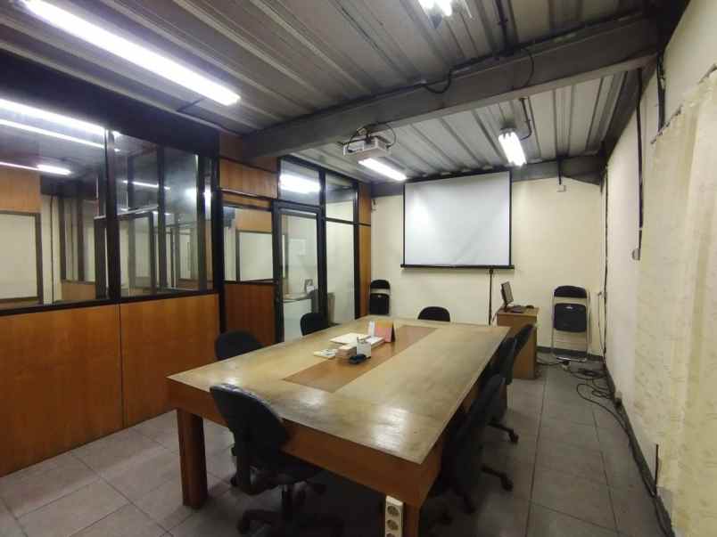 dijual gudang di jember