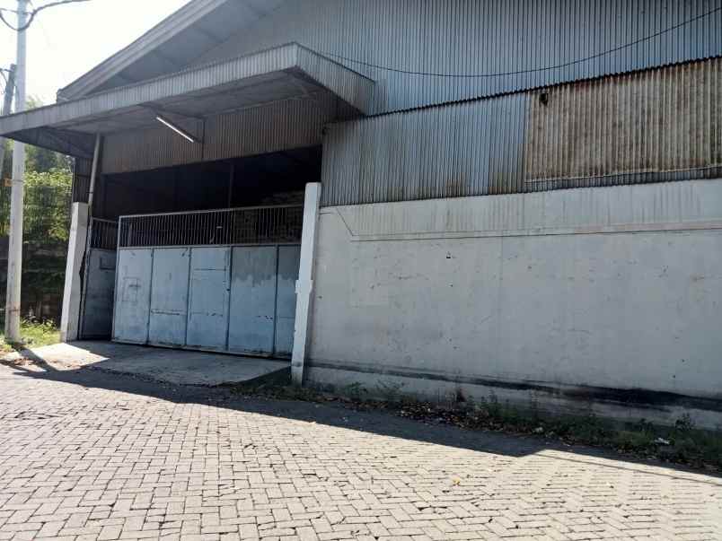 dijual gudang margomulyo luas 1800 nego siap pakai