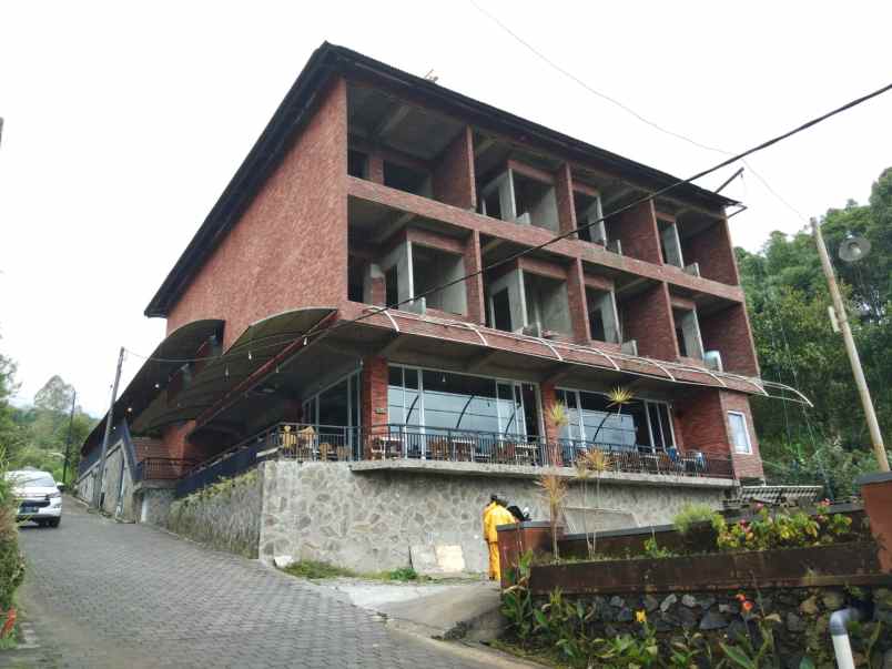 dijual hotel jalan raya bedugul