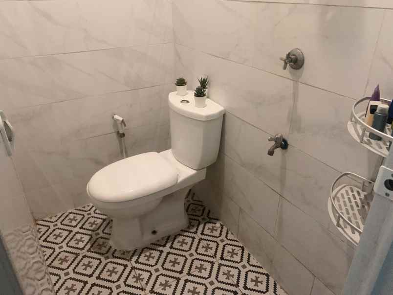 dijual kost jatinegara kaum