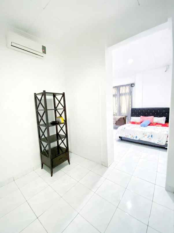 dijual kost jl dr susilo grogol