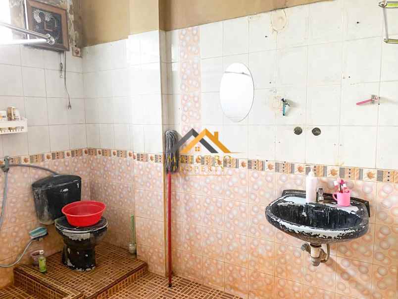 dijual ruko gudang kantor jalan kapten sumarsono