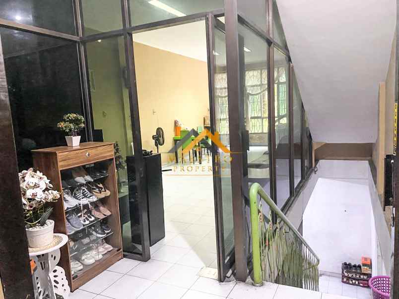 dijual ruko gudang kantor jalan kapten sumarsono