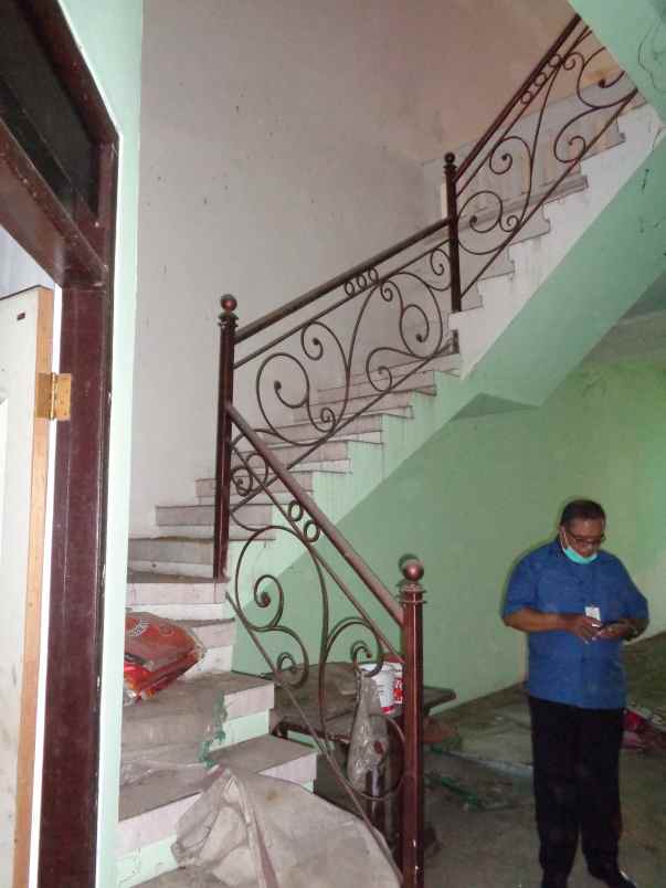 dijual ruko gudang kantor jln komodor yos sudarso rt