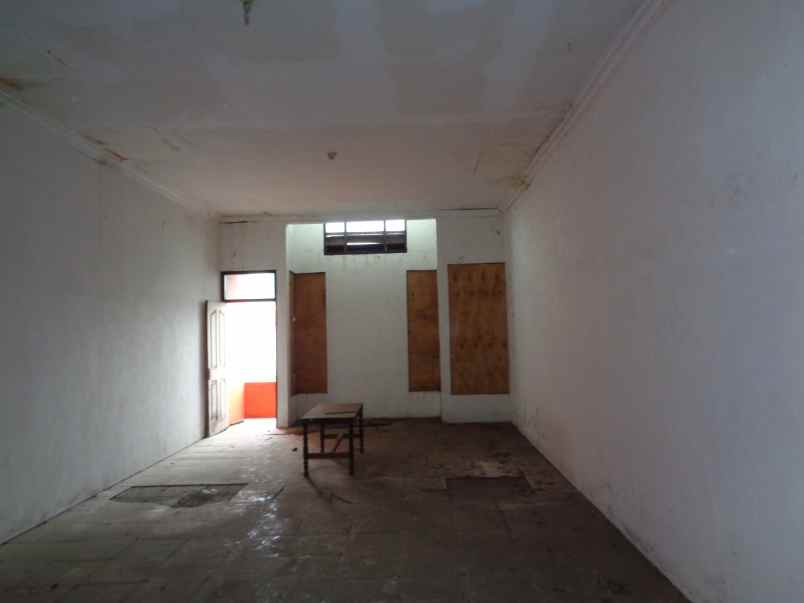 dijual ruko gudang kantor jln komodor yos sudarso rt