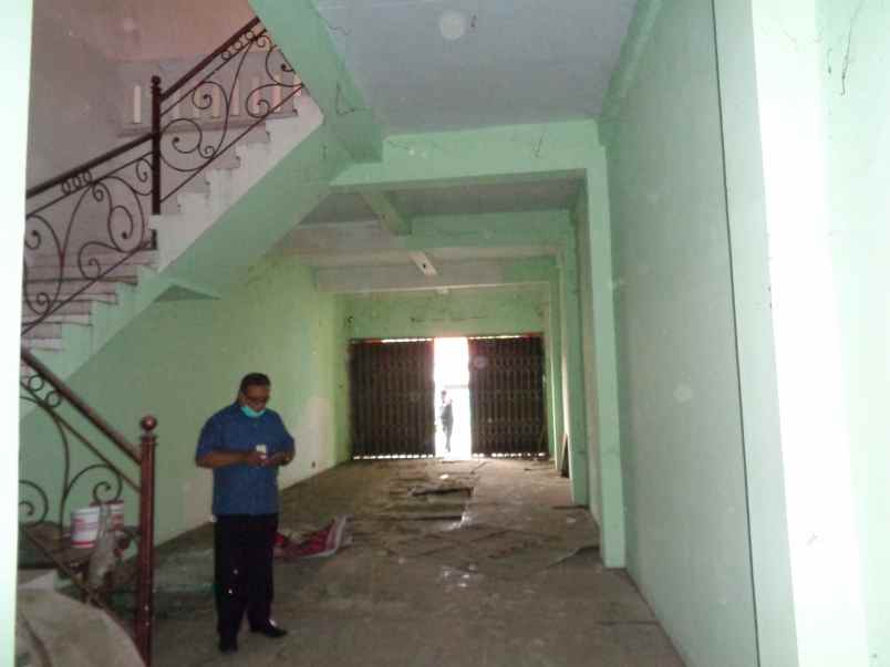 dijual ruko gudang kantor jln komodor yos sudarso rt