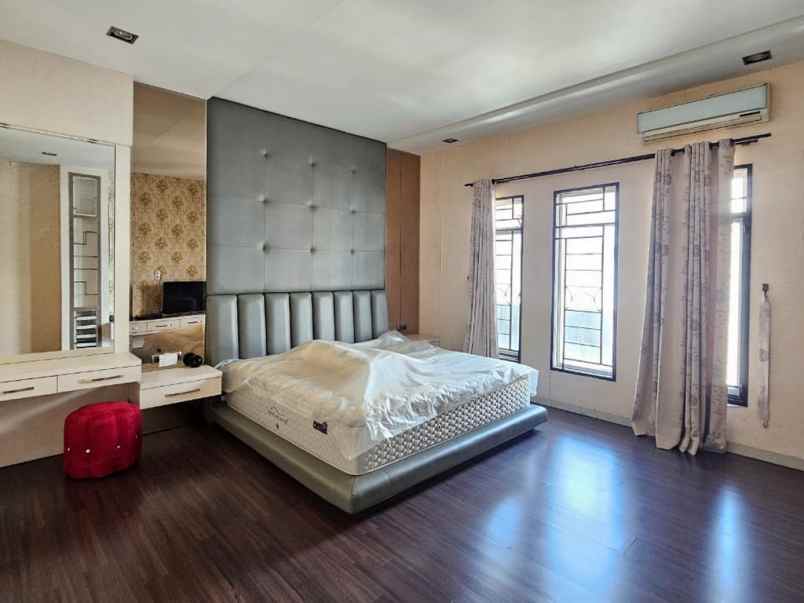 dijual ruko gudang kantor komplek cemara asri jalan