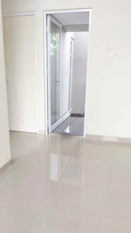 dijual rumah amartha safira