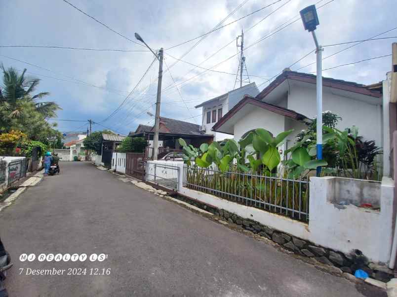 dijual rumah antapani