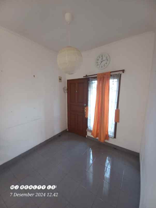 dijual rumah antapani