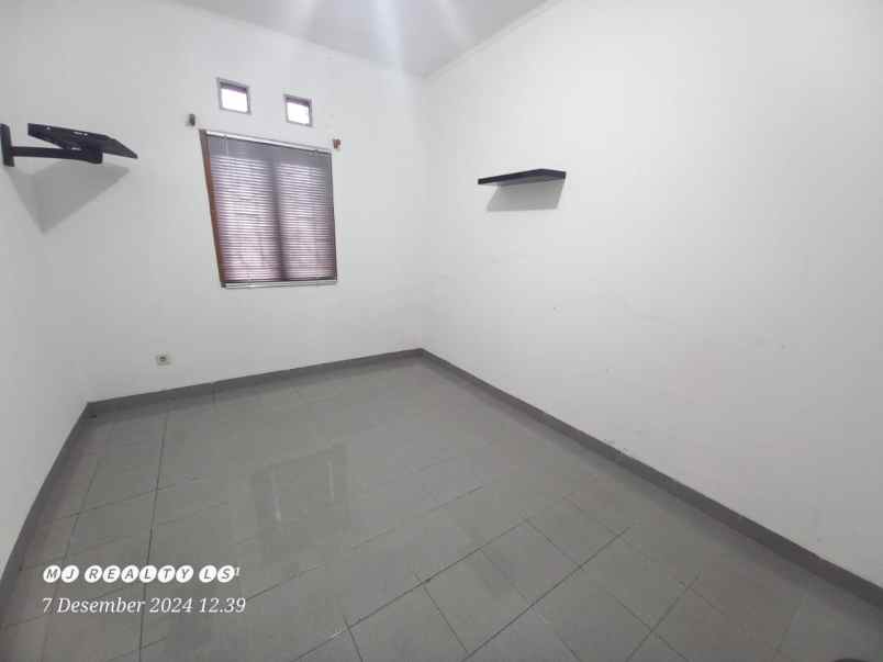 dijual rumah antapani