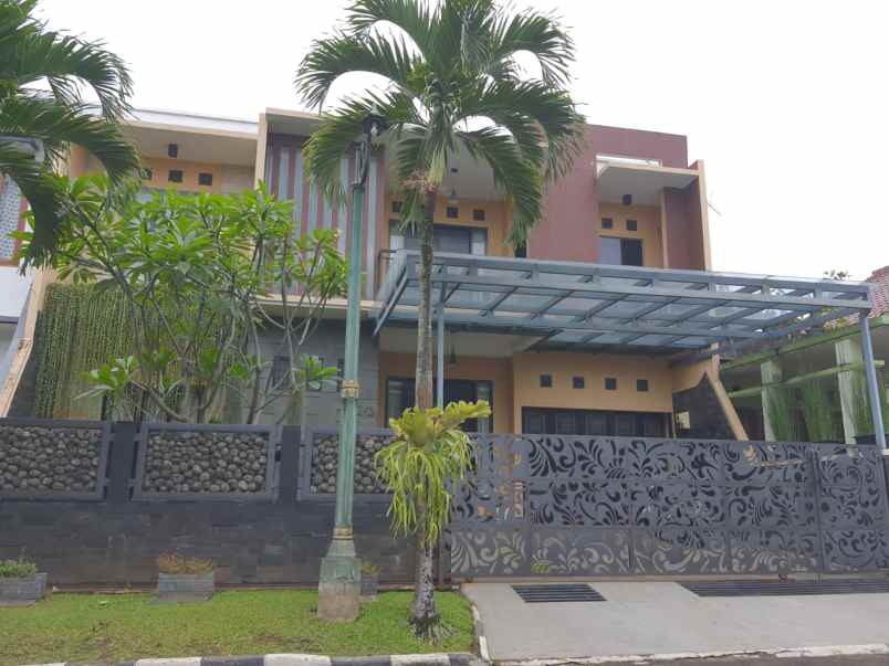 dijual rumah antapani