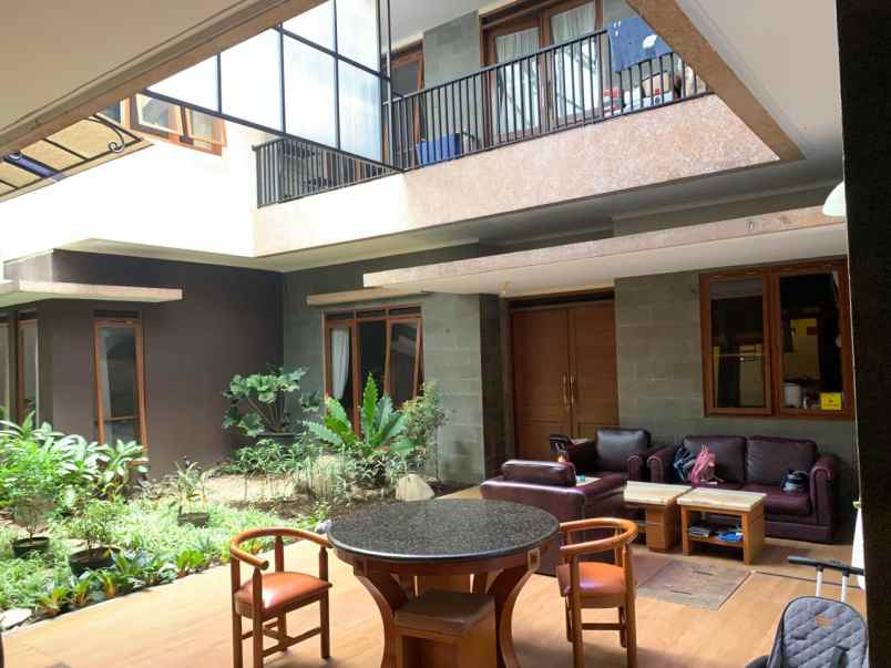 dijual rumah arcamanik endah