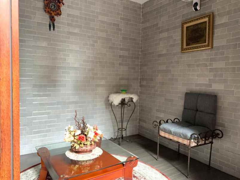 dijual rumah arcamanik endah