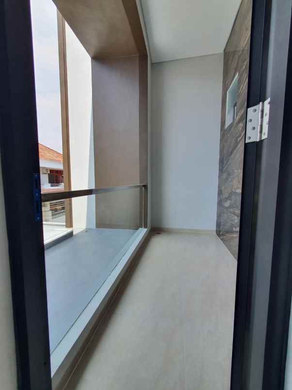 dijual rumah babatan pantai