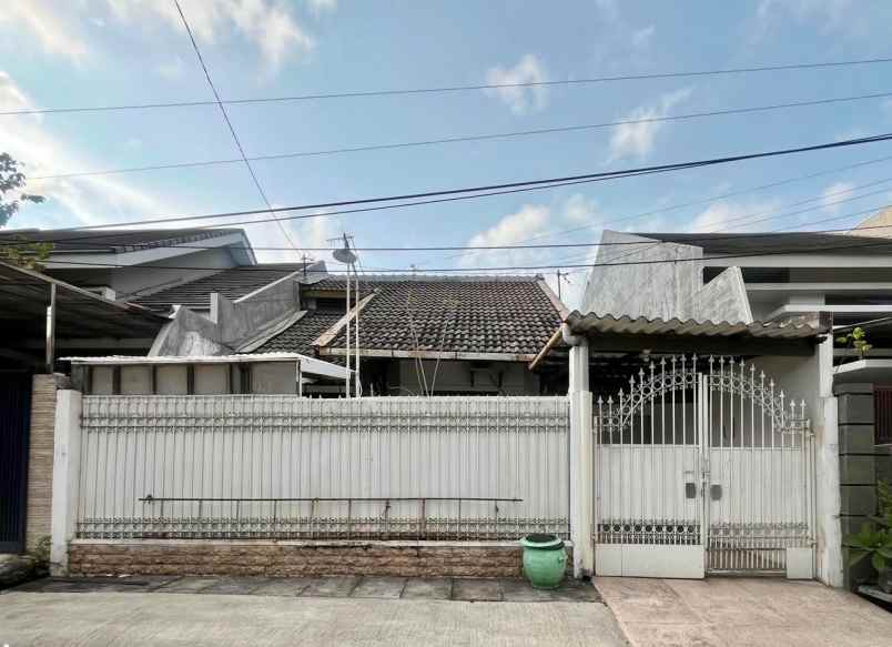dijual rumah babatan pantai