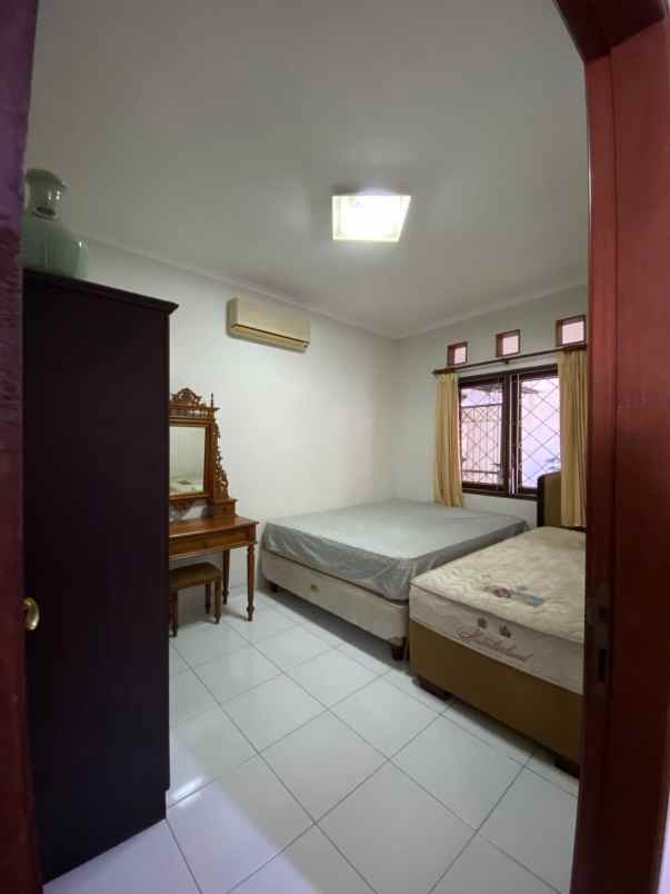 dijual rumah babatan pratama