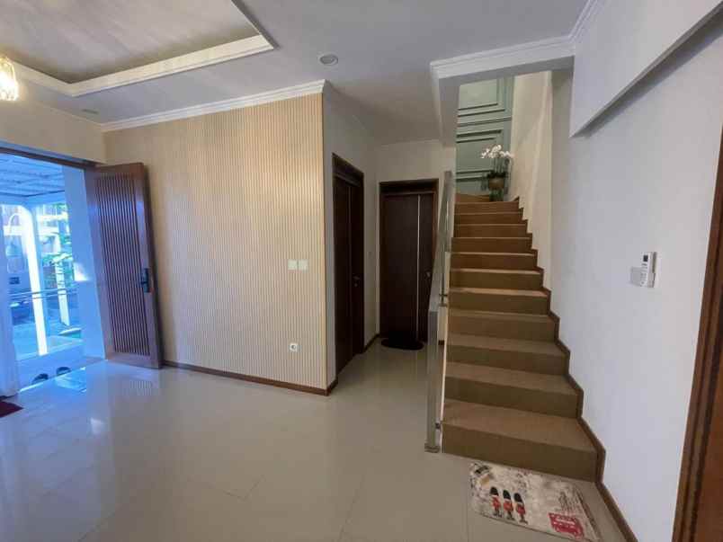 dijual rumah bali garden cikutra bandung