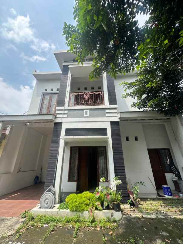 dijual rumah banyumani
