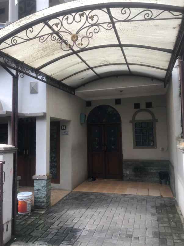 dijual rumah baros