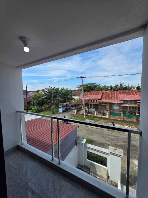 dijual rumah baru 2 lantai di daerah setia budi medan