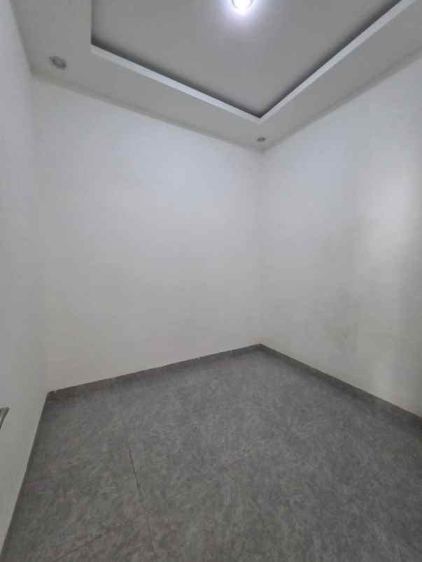 dijual rumah baru 2 lantai di daerah setia budi medan