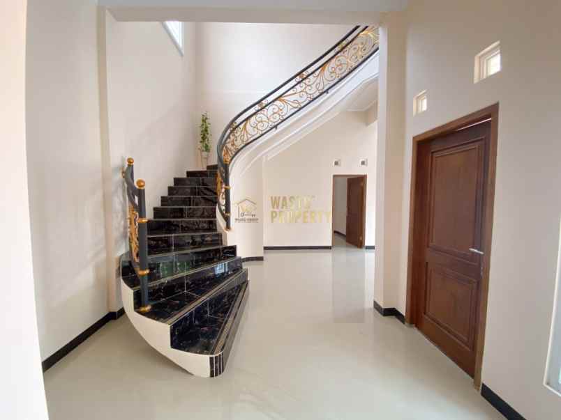 dijual rumah baturetno bnaguntapan