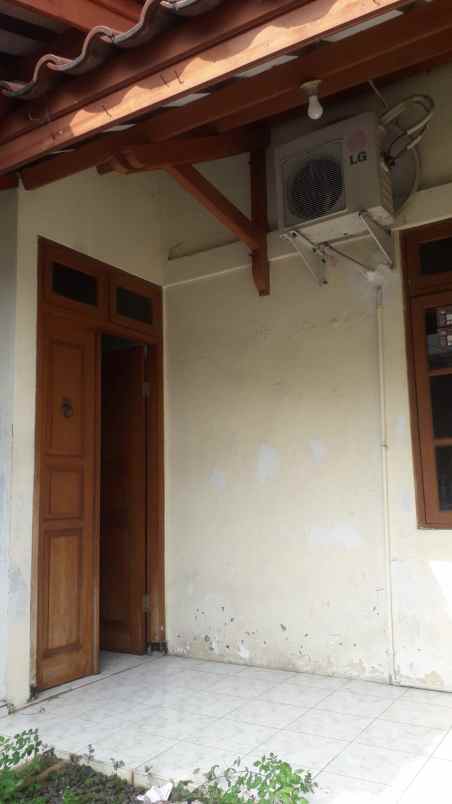 dijual rumah beji