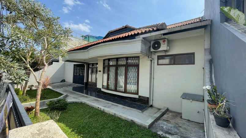 dijual rumah buanasari raya