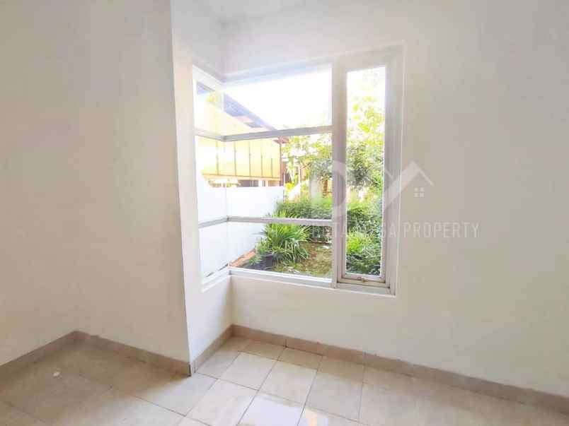 dijual rumah cantik di graha raya bintaro
