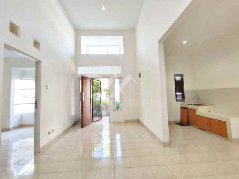 dijual rumah cantik di graha raya bintaro