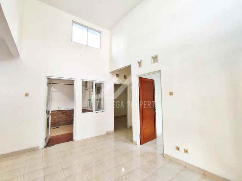 dijual rumah cantik di graha raya bintaro