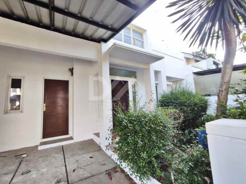 dijual rumah cantik di graha raya bintaro