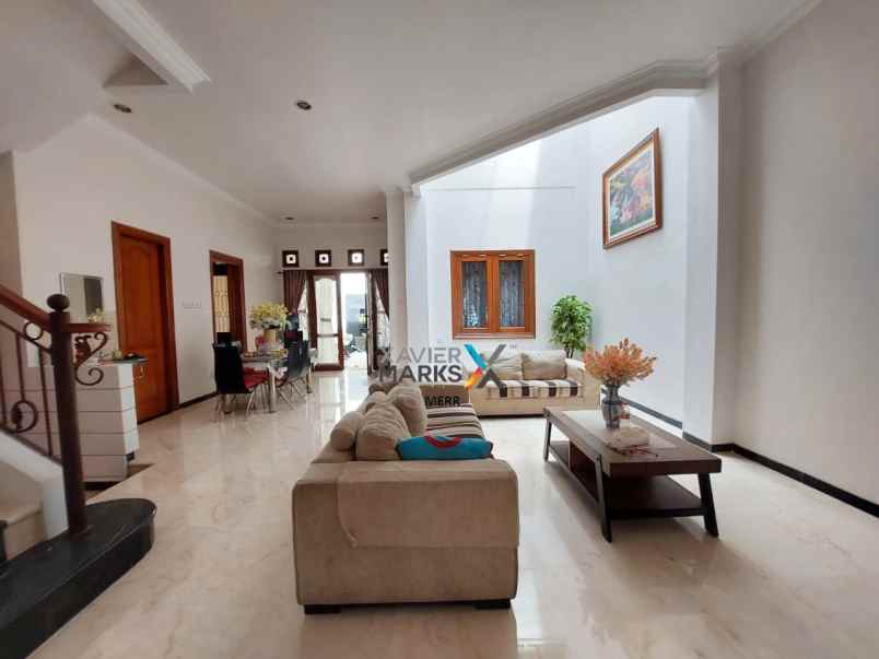 dijual rumah cantik siap huni di araya tahap 2