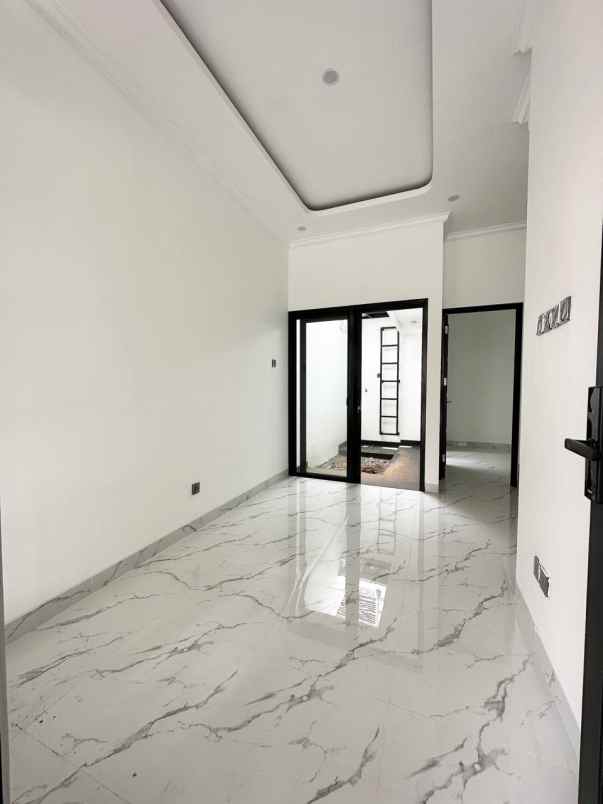 dijual rumah ceger cipayung