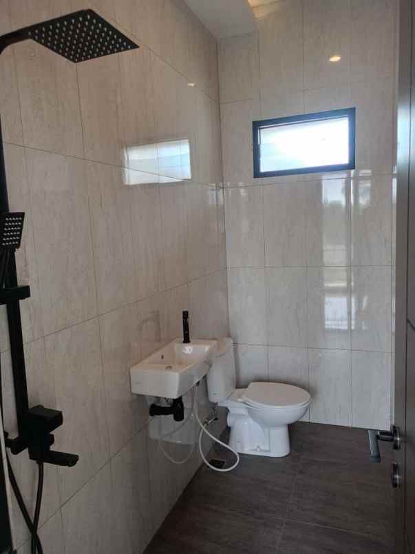 dijual rumah ciater serpong