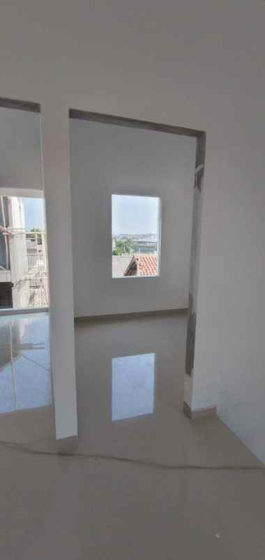 dijual rumah cijantung