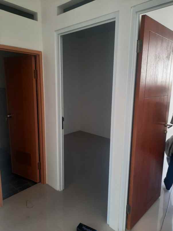 dijual rumah cilangkap tapos depok