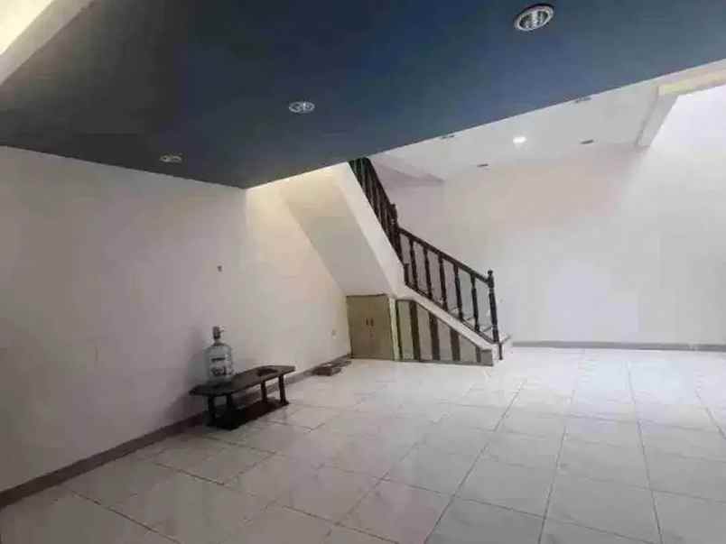 dijual rumah cipinang elok